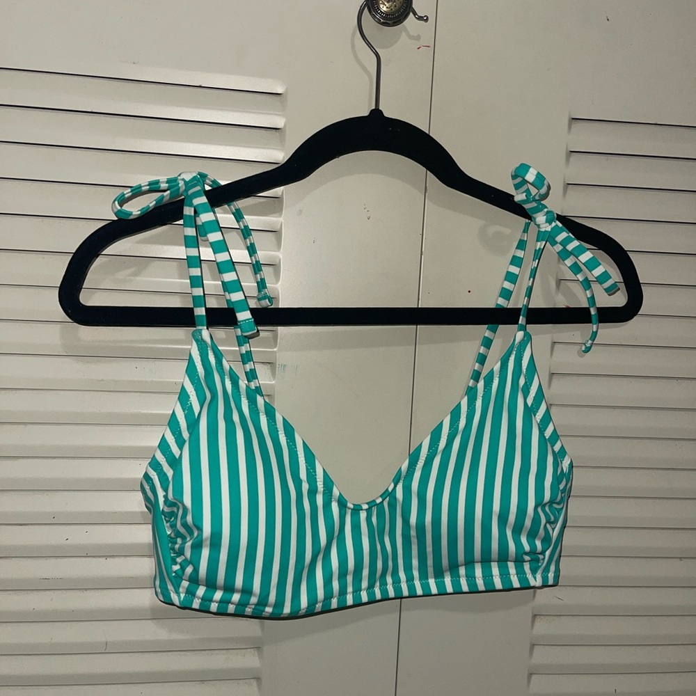 Cute bikini top/ New